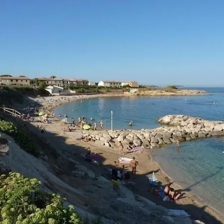 Les Marines D'aryana Apartmán *
